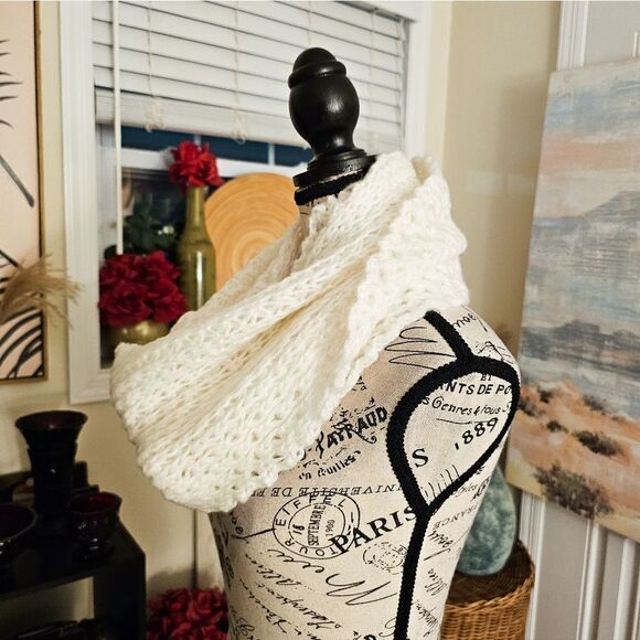 New Aerospostal Crochet Acrylic Stylish Infinity Scarf - Picture 13 of 14